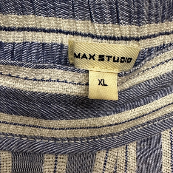 Shorts - Picture 3 of 3